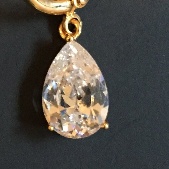 Yellow gold plated crystal earrings - Picture 3 of 4